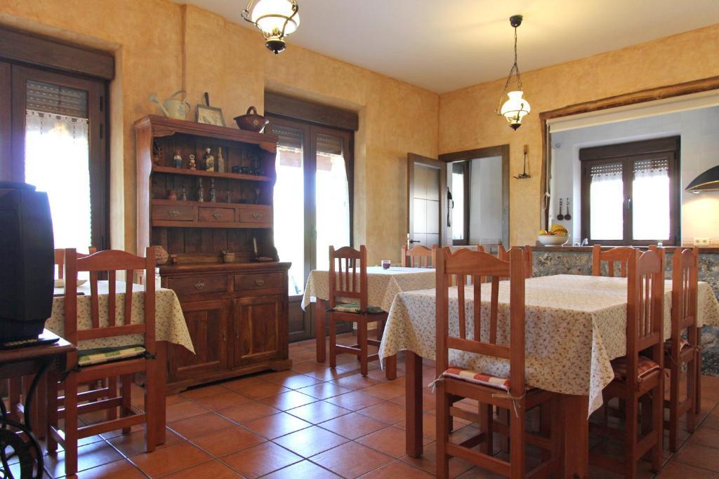 Hotel Los Arrenes De Tarancueña Esterno foto